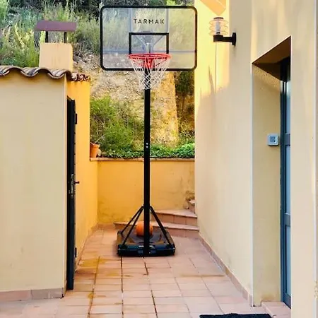Con Piscina Privada